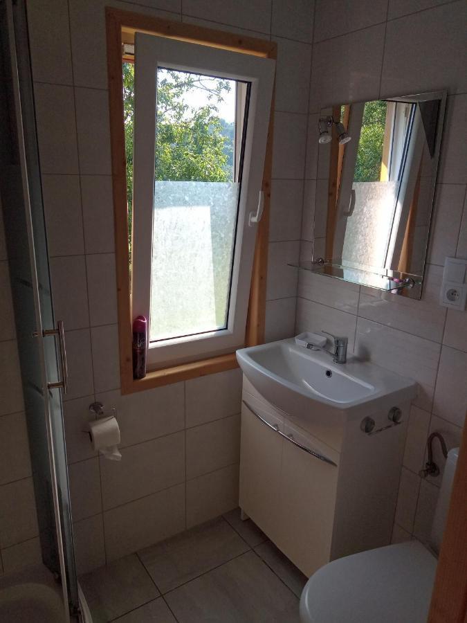 Domek W Bieszczadzkim Sadzie Bobrka Exteriör bild