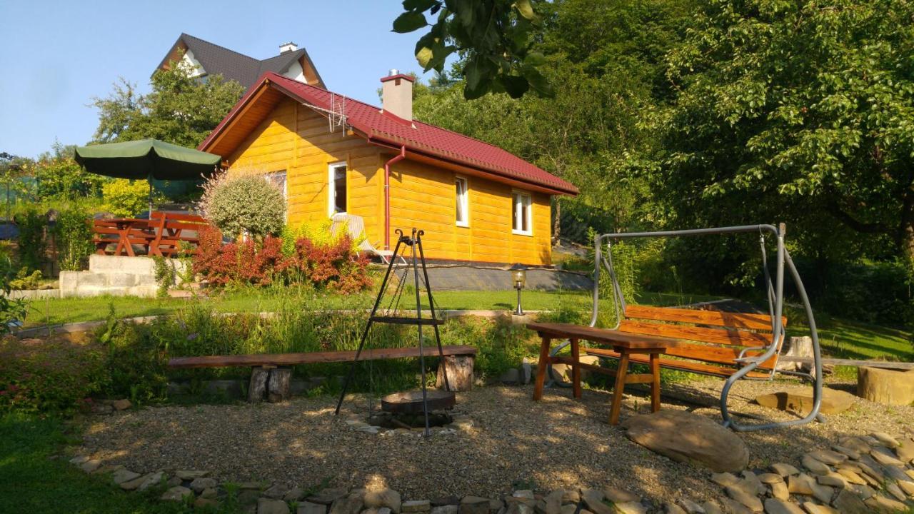 Domek W Bieszczadzkim Sadzie Bobrka Exteriör bild